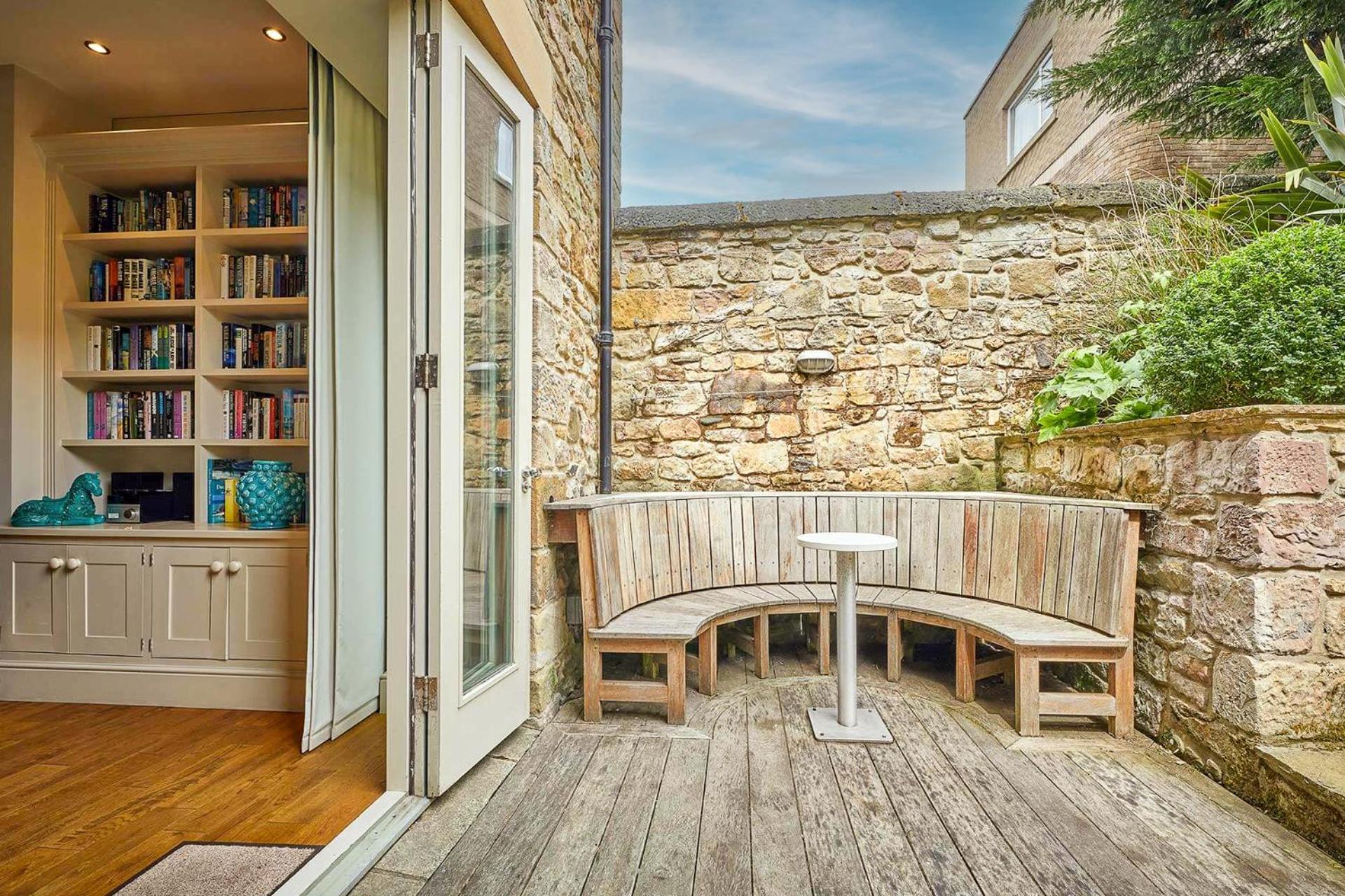 Spence Lodge: Beautiful 2-bedroom Stone